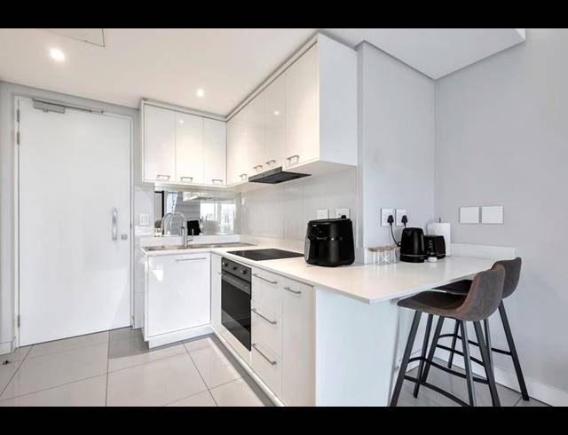 1 BEDROOM PROPERTY TO RENT IN ROSEBANK